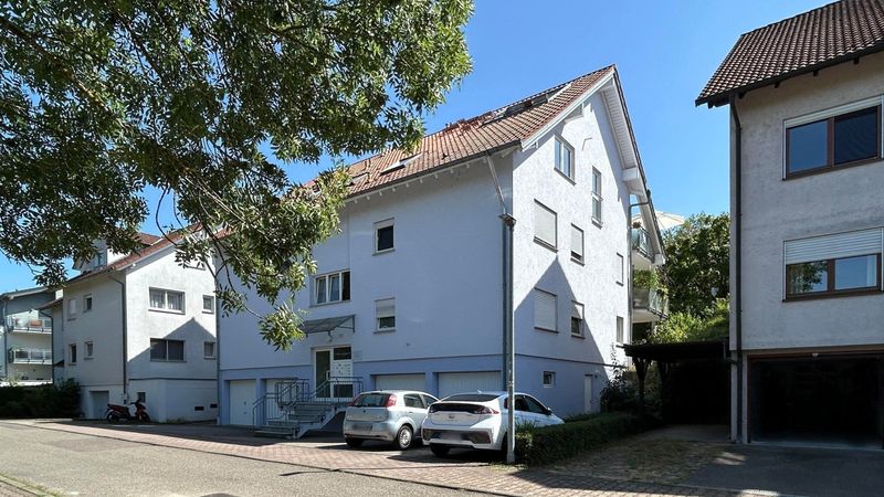 Charmante Maisonette mit Balkon, Dachterrasse und Doppelgarage
